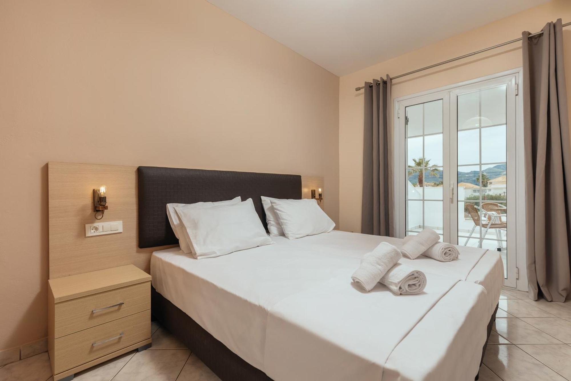 Hotel Yakinthos 3*