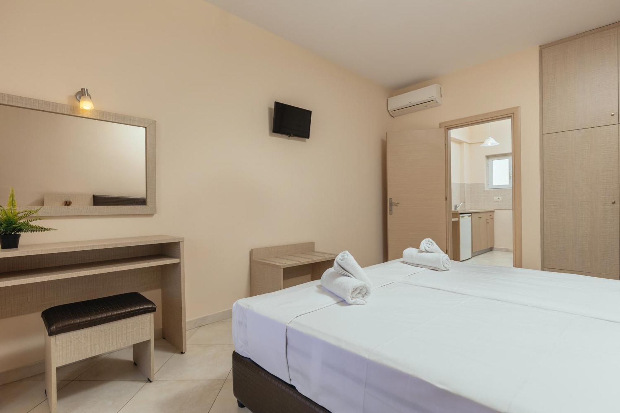 Yakinthos 3* Laganas